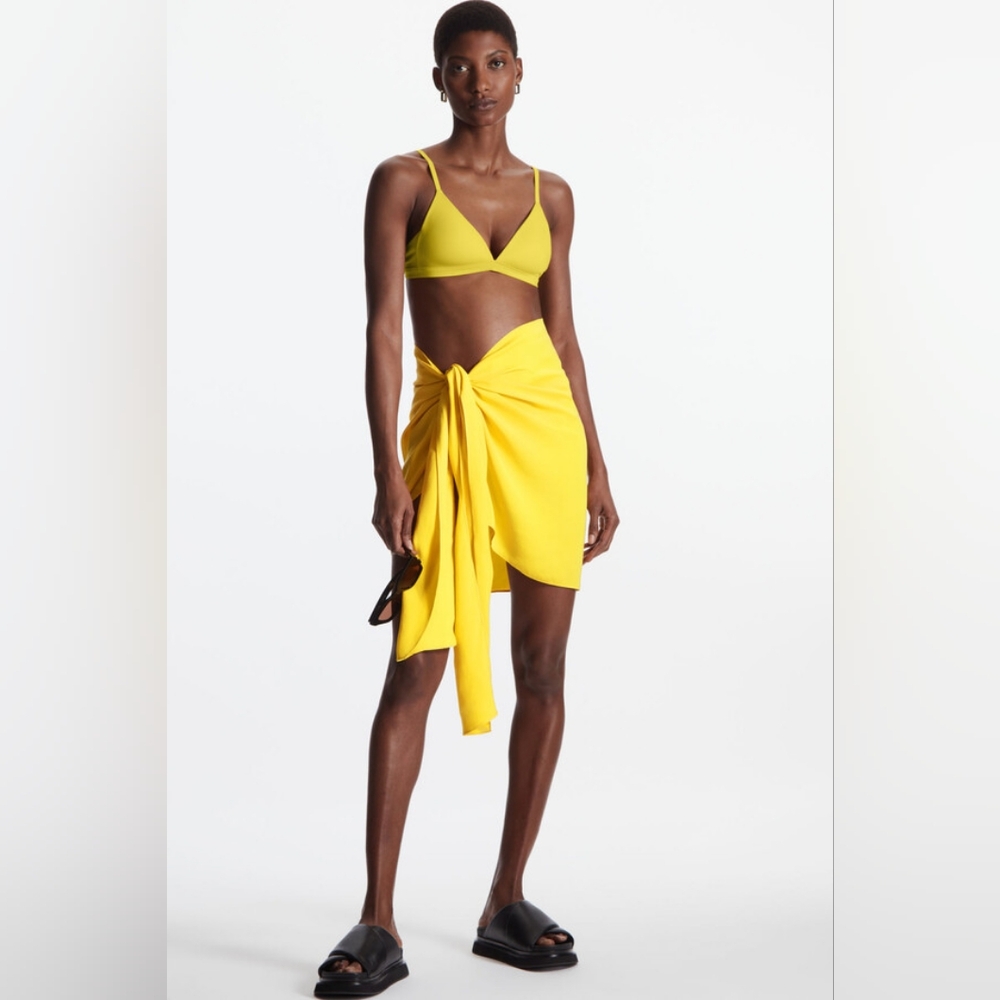 COS Short Sarong